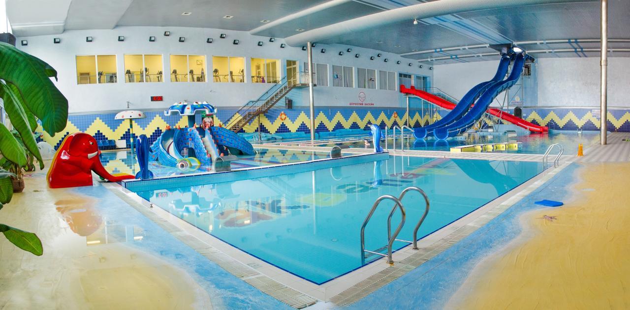 Hotel Aquapark Alligator Ternopil Bagian luar foto